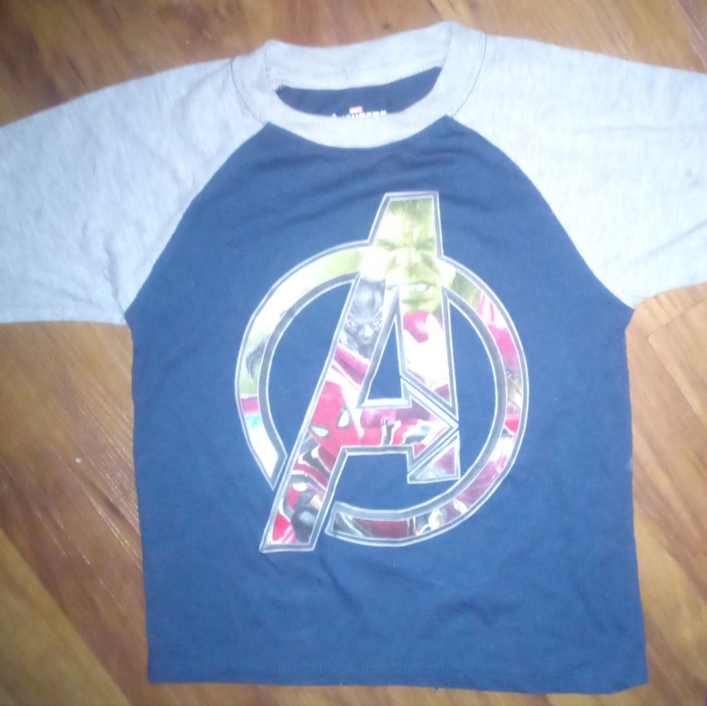 Boys marvel avengers tee